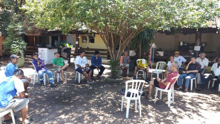 Novo projeto do Observatório do Livro leva leitura para pessoas idosas em situação de rua em Ribeirão