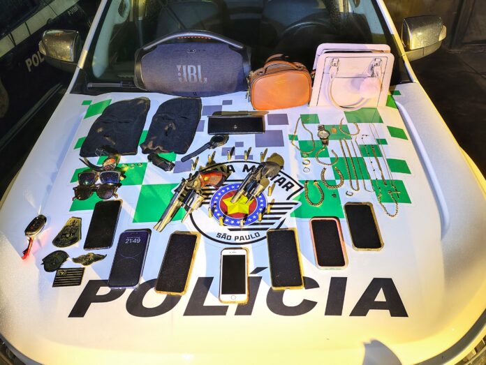 família refém e roubo em caraguá