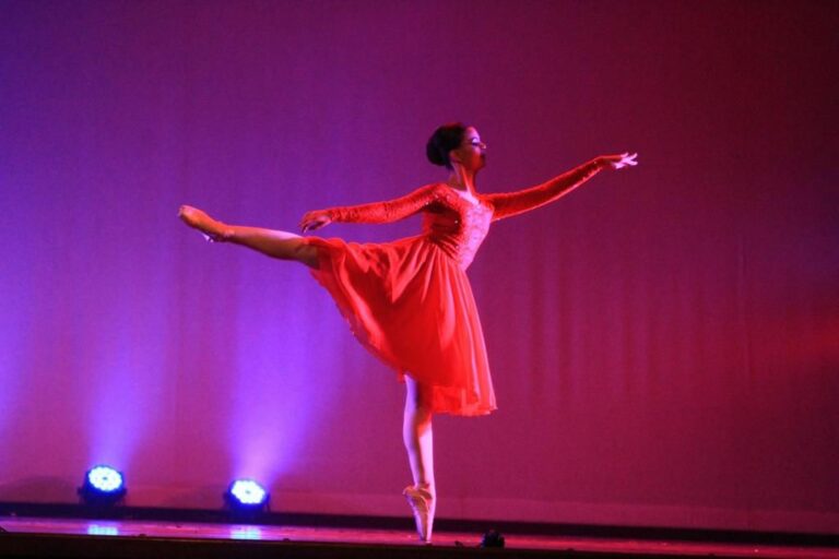 Bailarina de Taubaté vai participar de Festival de Dança em Orlando