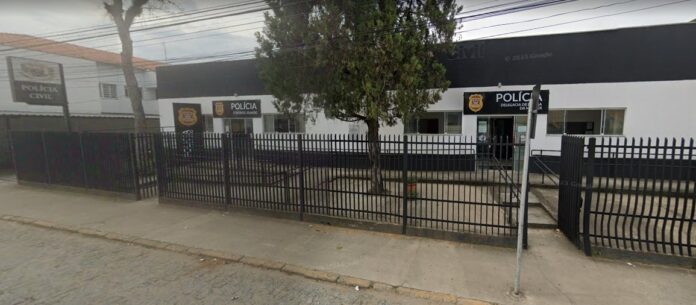 Homem é morto a tiros dentro de carro no interior de SP