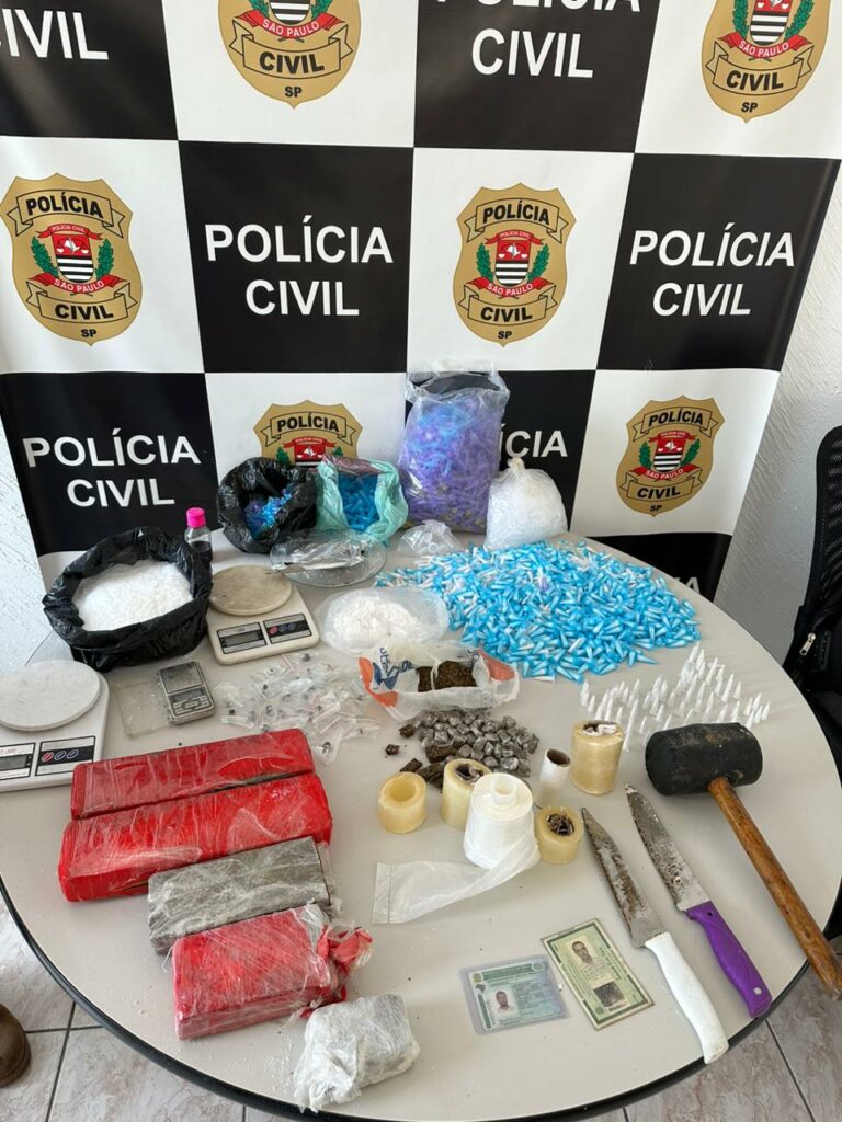 Traficante é preso em flagrante dentro da própria casa