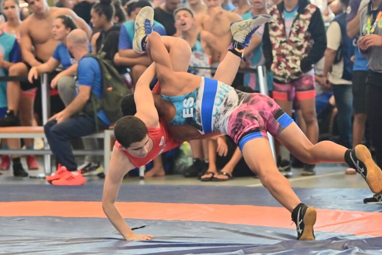 Sesi de Cubatão recebe mais de 350 atletas em campeonato de Wrestling