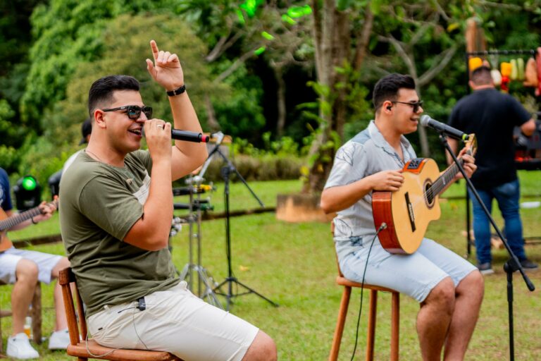 Dupla Felipe & Thiago se apresenta na Expo Ovinos neste sábado em Atibaia