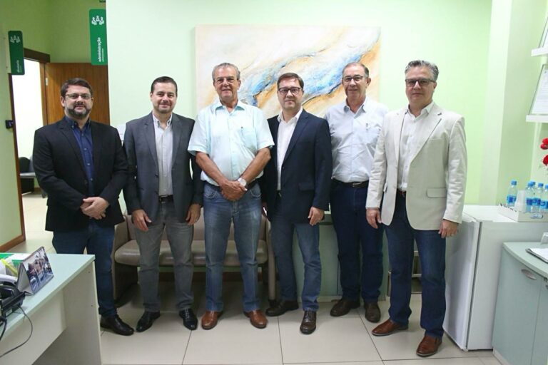 Prefeito de Araçatuba visita Hospital Unimed Araçatuba