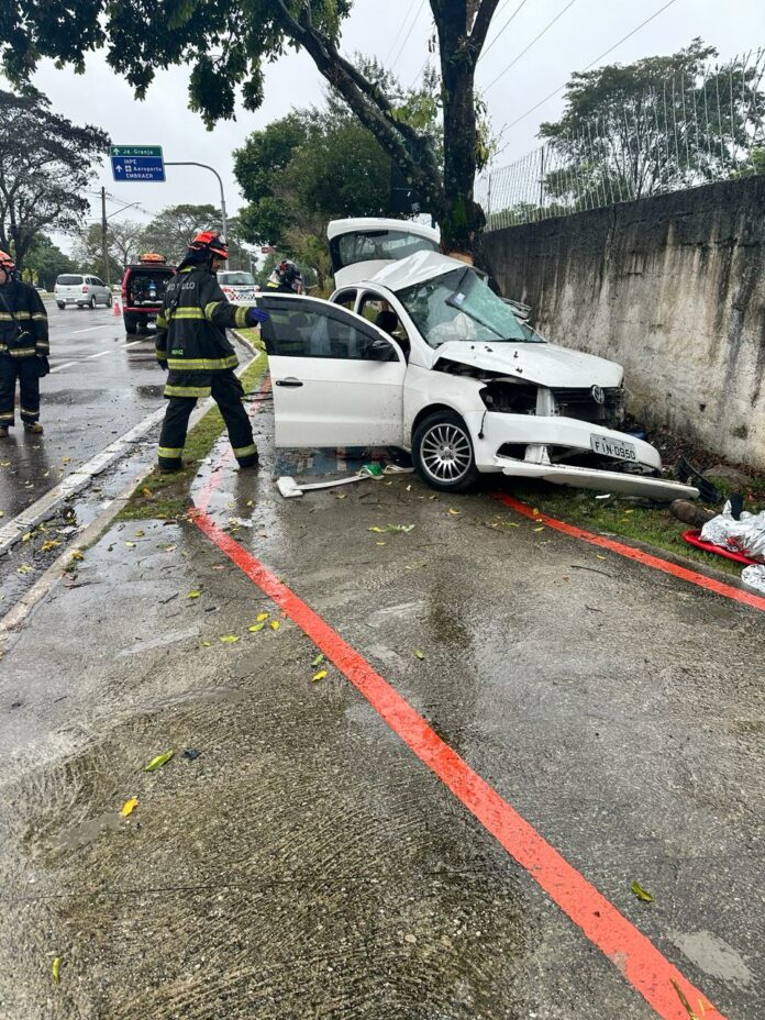 Acidente de trânsito deixa um morto e quatro feridos em São José