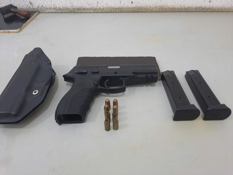 Agente penitenciário vai a motel com amigo foragido da justiça e é detido após disparos de arma de fogo