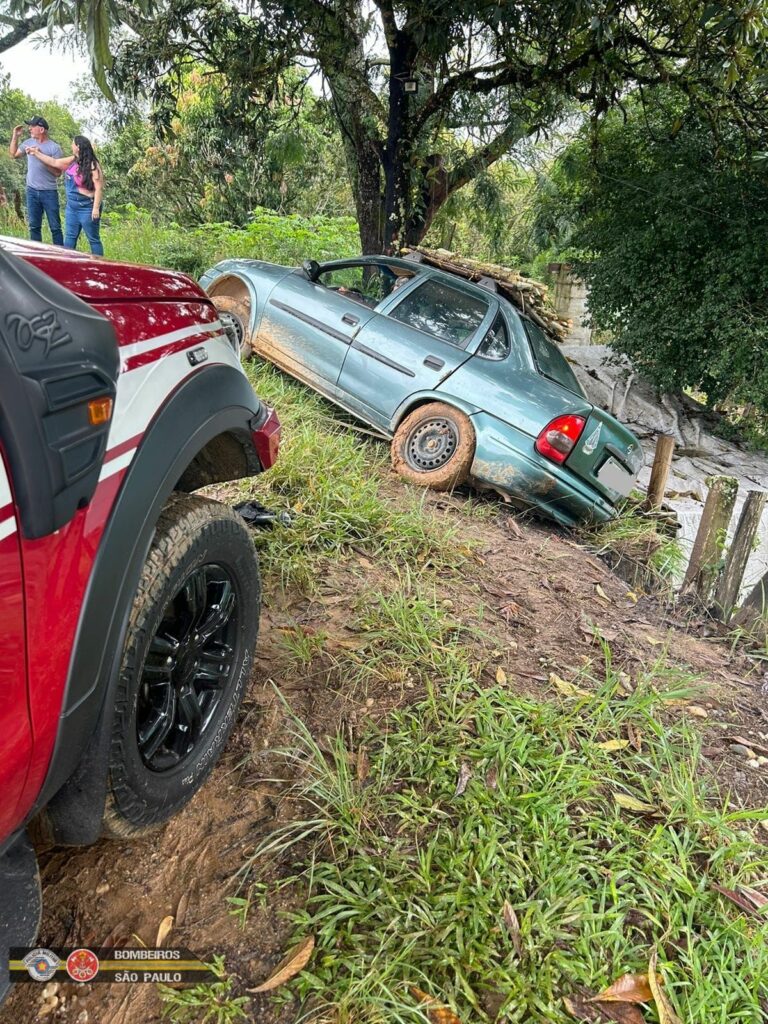 dois idosos ribanceira jacareí