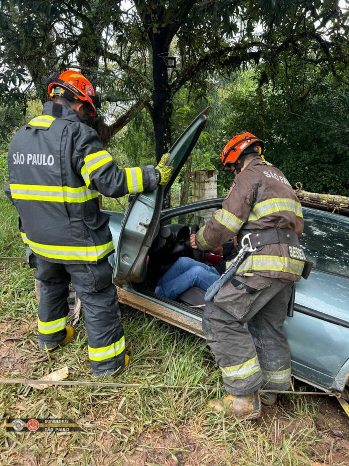 dois idosos ribanceira jacareí