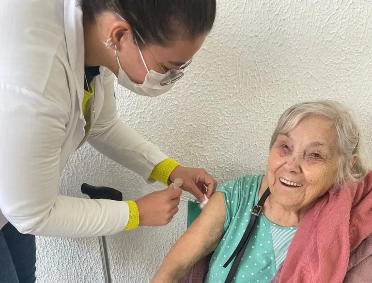 Campanha de vacinação contra a gripe começa nesta segunda-feira