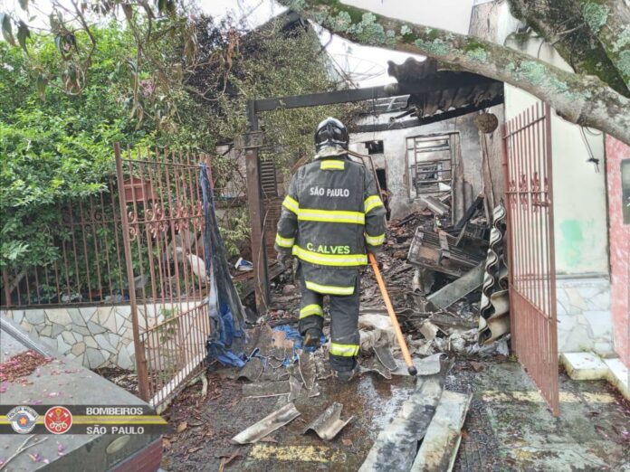 casa pega fogo em caçapava casa pega fogo em caçapava