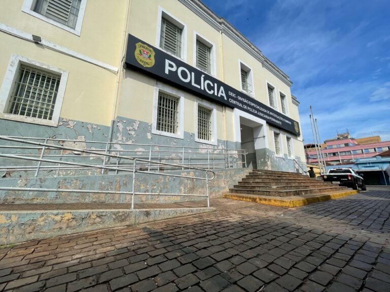 No Parque São Sebastião, serralheiro de 38 anos é esfaqueado na palma da mão e tórax; causa do crime deve ser investigada