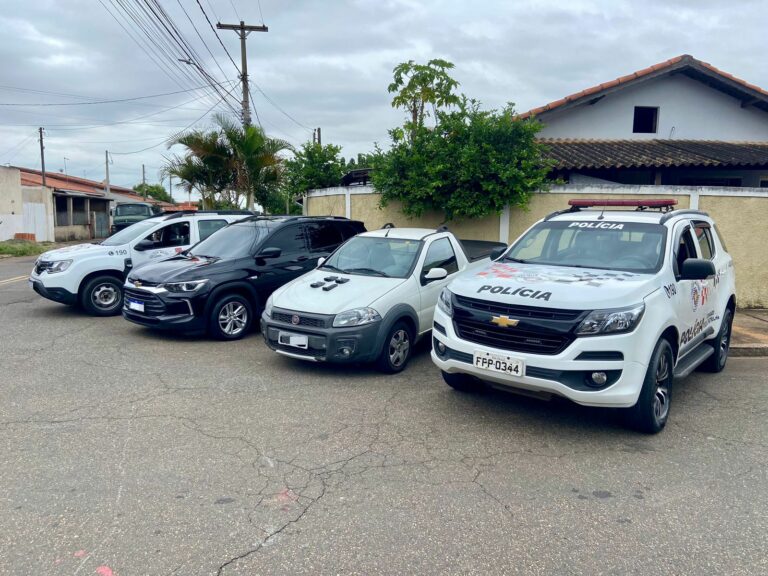 Casal é flagrado com carros furtados e equipamentos usados para prática do crime