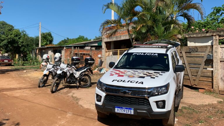 Corpo de criança é encontrado em terreno; pode ser menina que estava desaparecida
