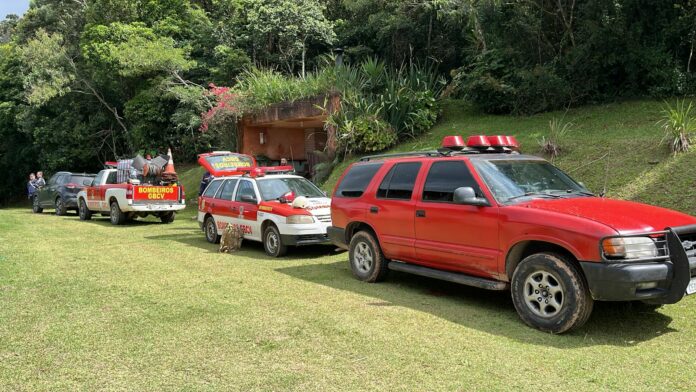 Mau tempo na Serra do Japi atrapalha buscas por piloto