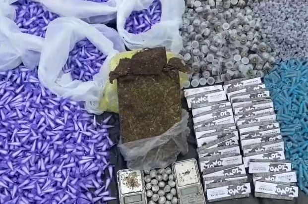 “Barco do tráfico”: Embarcação abandonada é encontrada com entorpecentes em Cubatão