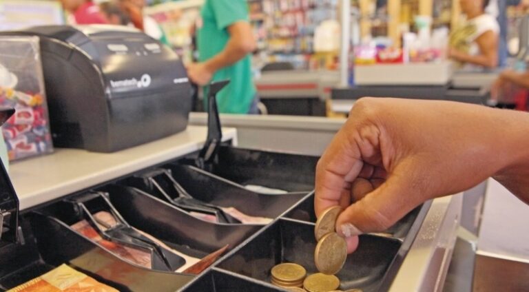 Homem é preso em flagrante por furtar a conveniência em que trabalha em Presidente Prudente