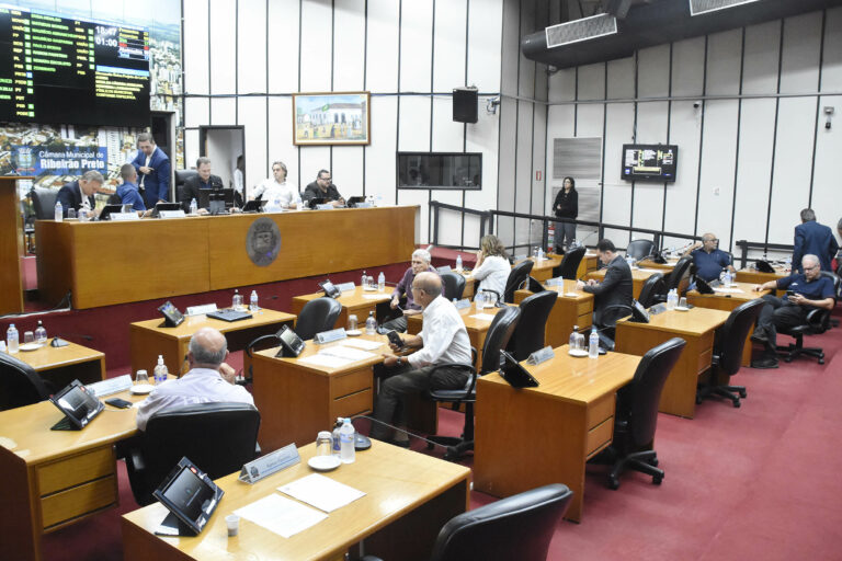 Em Sessão Ordinária, Câmara aprova o “Dia Municipal do Jipeiro” e concede dois títulos de cidadania