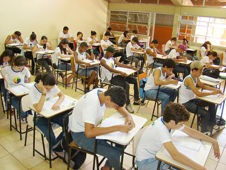 Estudantes podem consultar Pé-de-Meia a partir de quarta-feira