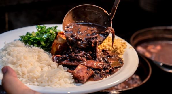 Comfort Hotel Santos traz opções de sobremesas especiais para o almoço deste sábado