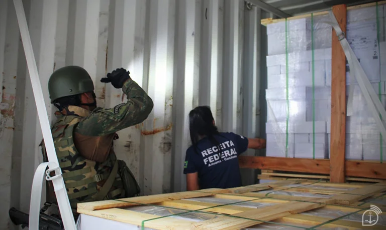 Poder Naval atua há 150 dias coibindo crimes no Porto de Santos