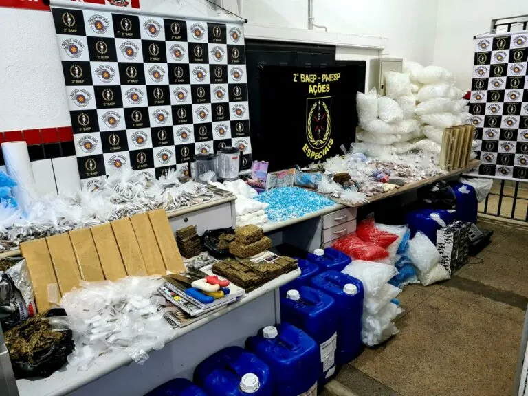 PM encontra duas ‘casas-bomba’ em Guarujá; Cerca de 30 kgs de drogas foram apreendidos