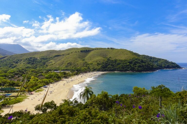adolescente boiando em são sebastião