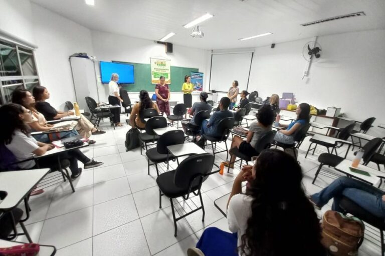 São Vicente realiza palestra sobre educação ambiental em escolas da rede municipal