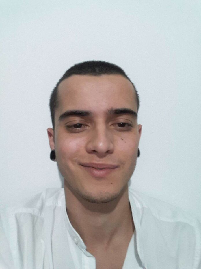 Jovem morto após tentar impedir assalto em ônibus é enterrado em Sumaré