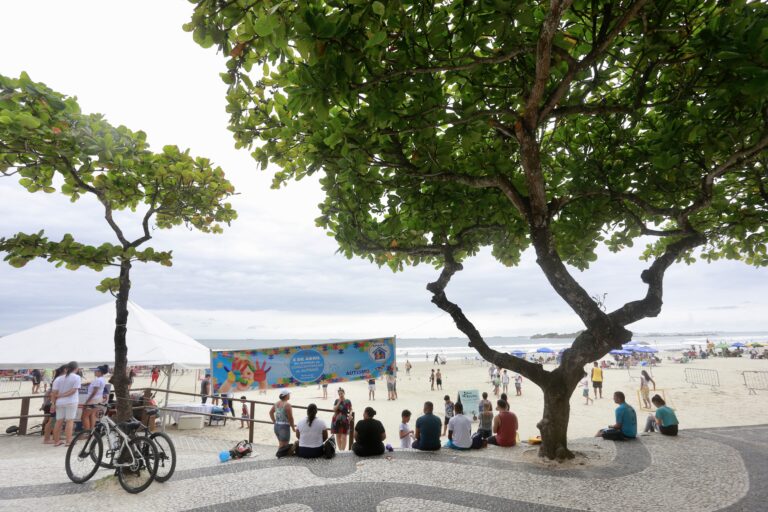 Juntos no Jogo: Celebrando o Dia Mundial do Autismo com Esporte e Diversão!