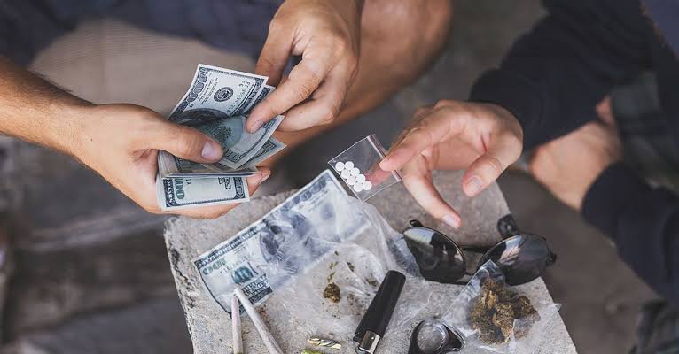 Casal é preso por tráfico de drogas em Araçatuba