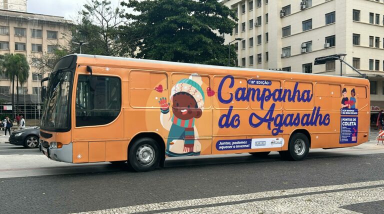 Campanha do Agasalho 2024 ônibus no Largo do Rosário recebe doações