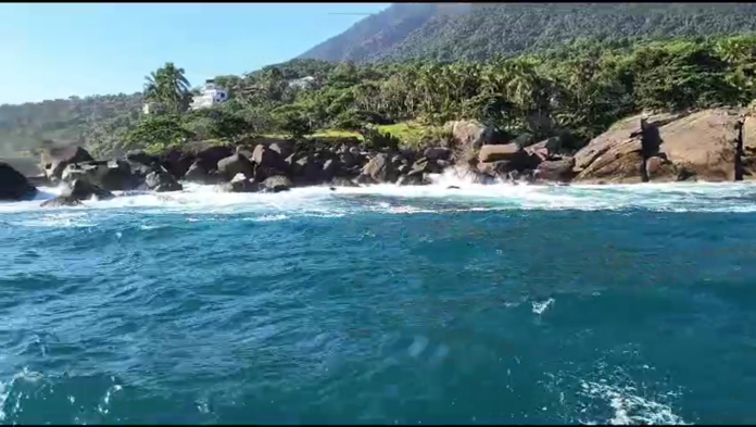 GBMar inicia 3º dia de buscas por pescadores desaparecidos no Litoral Norte de SP