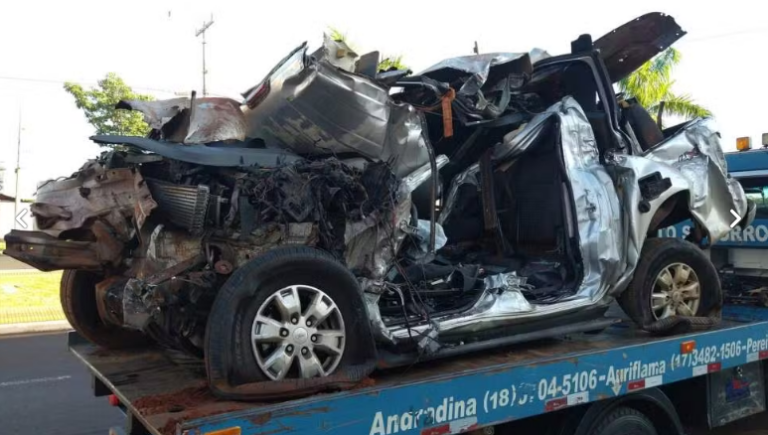 Acidente entre caminhonete e caminhão deixa dois mortos e feridos no interior de SP