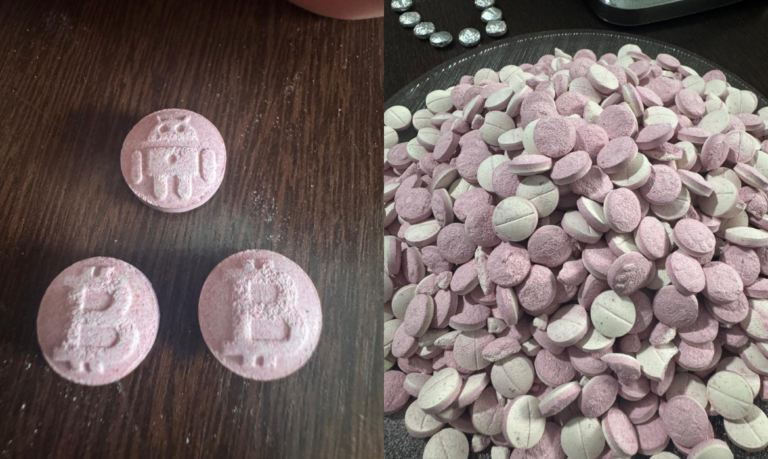 Entorpecentes com símbolos do ‘bitcoin’ e do ‘android’ eram comercializados em Itanhaém; Traficante é preso em casa