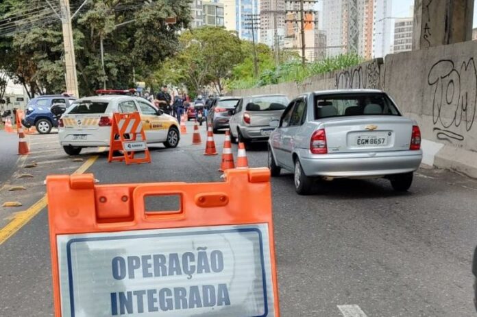 Motocicletas com mais de R$ 30 mil em multas são apreendidas em blitz