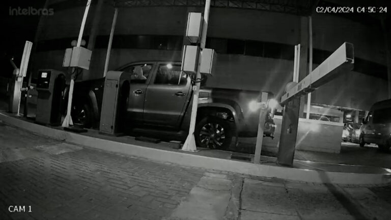 Ele confirmou à polícia que pegou o carro em Indaiatuba e levaria até a Fernão Dias em troca de dinheiro.