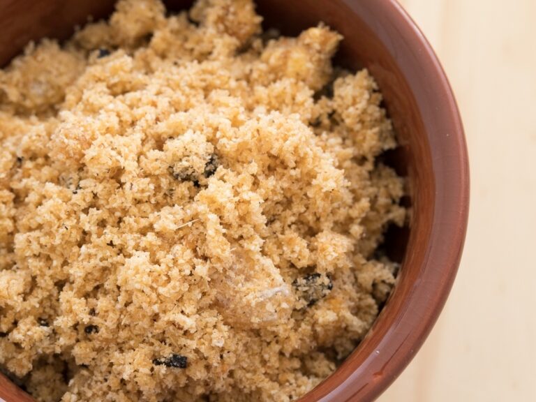 Descubra o segredo para fazer uma farofa de pipoca surpreendente.