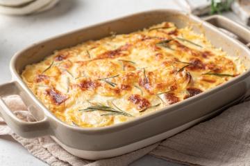 Aprenda a fazer um Gratin de Batatas ao Molho de Gorgonzola