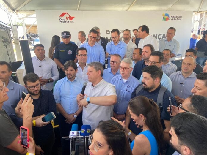 Não vamos perder prazos com a assinatura de contrato, o trem intercidades vai ser uma realidade diz Tarcísio Não vamos perder prazos com a assinatura de contrato, o trem intercidades vai ser uma realidade diz Tarcísio