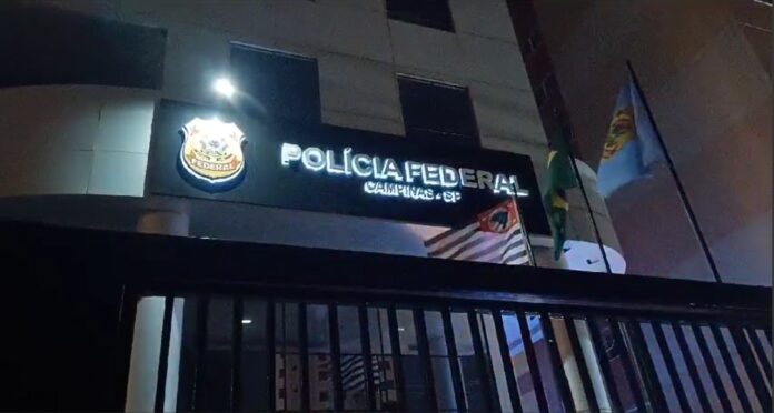 PF deflagra Operação Conexão Penha para combater tráfico internacional de drogas