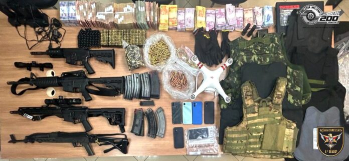 Polícia prende dois suspeitos de ataque a agência bancária; outro morreu em troca de tiros