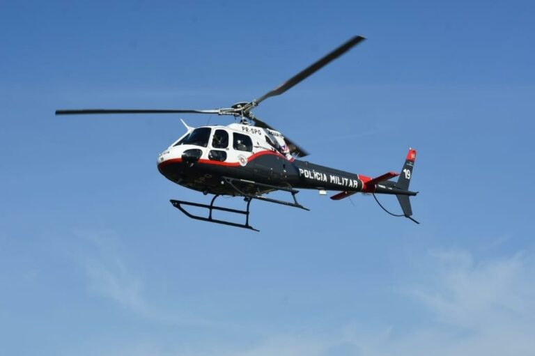 Homem perdido em trilha é resgatado por avião águia; VÍDEO