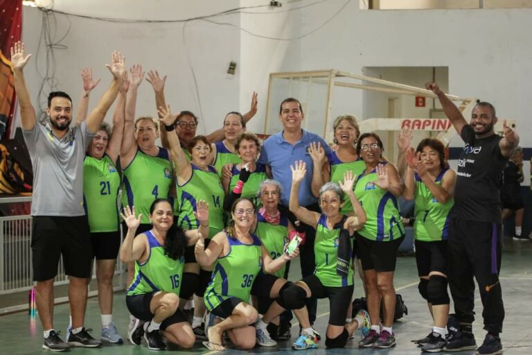Araçatuba conquista medalha na Superliga da Melhor Idade de Volei em Santa Fé do Sul