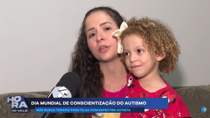 WhatsApp Image 2024-04-02 at 17.23.12 Mãe busca tratamento para filha autista há 3 anos em São José