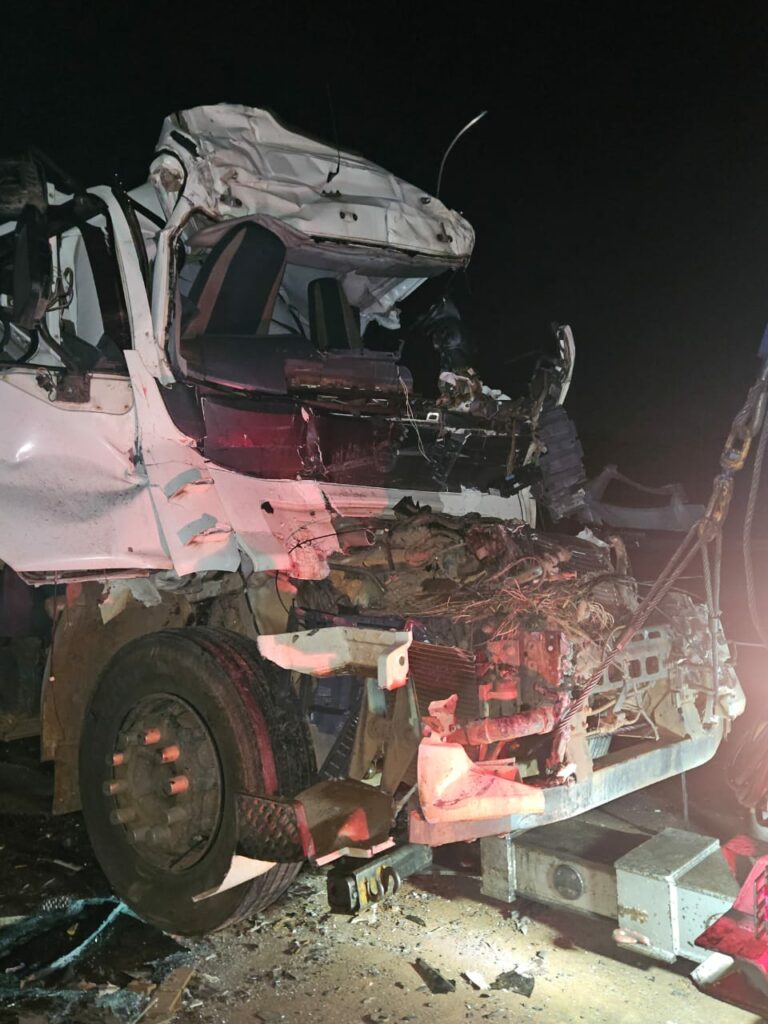Caminhoneiro morre após acidente na Anhanguera