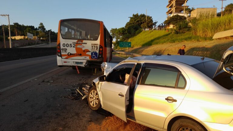 Motorista morre ao atingir traseira de ônibus, em Campinas