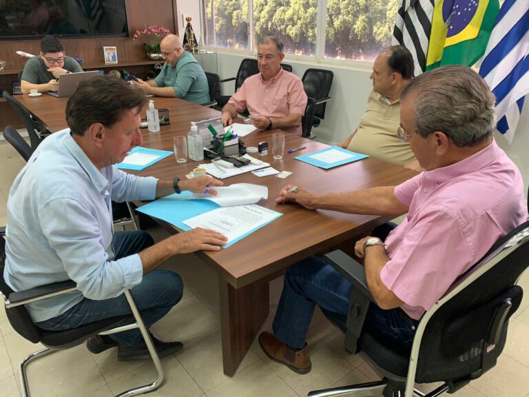 Prefeitura anuncia investimento que soma mais de R$ 1 milhão em infraestrutura urbana e preservação ambiental