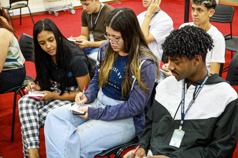 Prefeitura oferece workshop sobre construção de carreira para estagiários