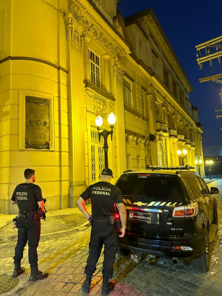 Homem é preso em Santos por armazenar vídeos de abuso sexual infantil