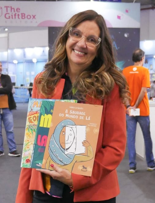 Dia Mundial do Livro: autora da região fala sobre leitura e escrita